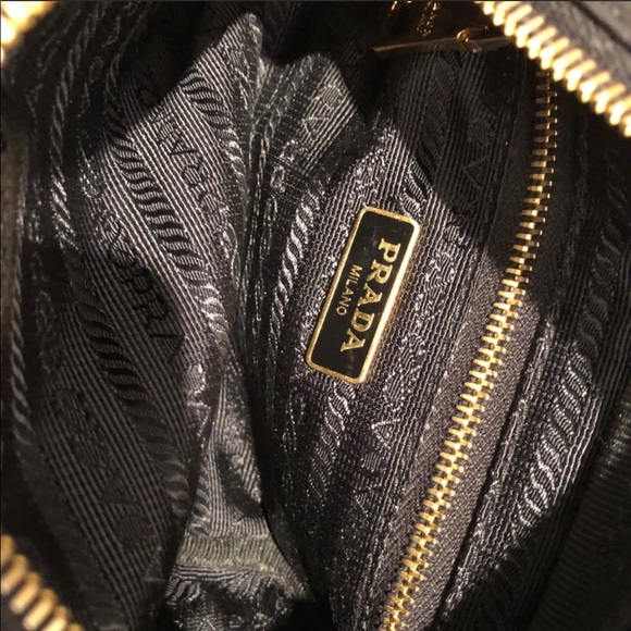 ❌SOLD❌AUTH PRADA NYLON WRISTLET/POUCH - Picture 5 of 8
